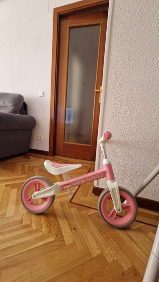 Bicicleta de equilibrio rosa BoBike