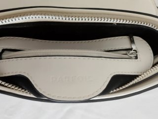 Bolso blanco y plateado Parfois