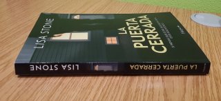 Novela negra La puerta cerrada-Lisa Stone
