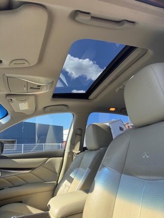 Infiniti M37 2012