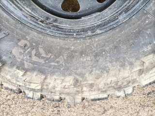Llantas + neumáticos Nissan Gr 285/75R16