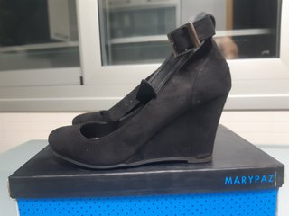 Zapatos de cuña Marypaz negros talla 36