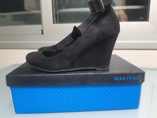 Zapatos de cuña Marypaz negros talla 36