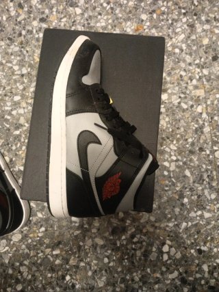 Jordan 1 Mid (usadas 4 veces)