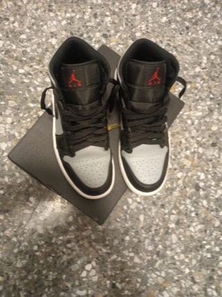 Jordan 1 Mid (usadas 4 veces)