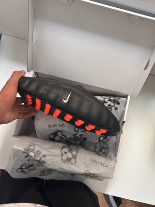 Nike Mind 001