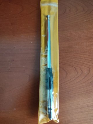 EMISORA UHF VHF + AEREA Y CB (RX) +ANTENA CB-27MHZ