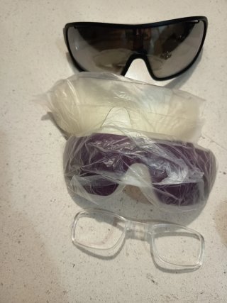 Guantes, porta botes, manguitos, pedales, gafas et