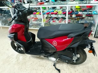 Yamaha RAYzr 125 scooter