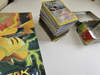 240 Cartas Pokémon Originales + Caja + Álbum