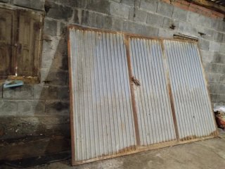 Puerta de garaje metálica