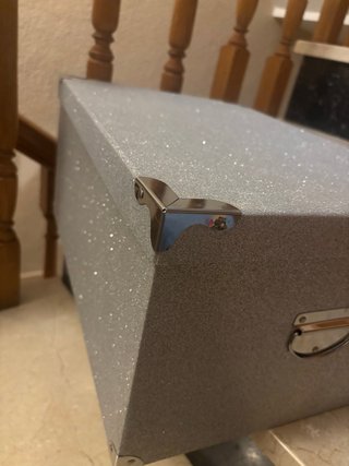 Caja grande purpurina plateada