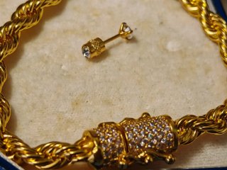 Pulsera y Pendientes Chapados en Oro 18k