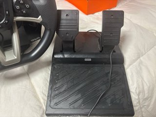 Volante y Pedales PS5 Thrustmaster