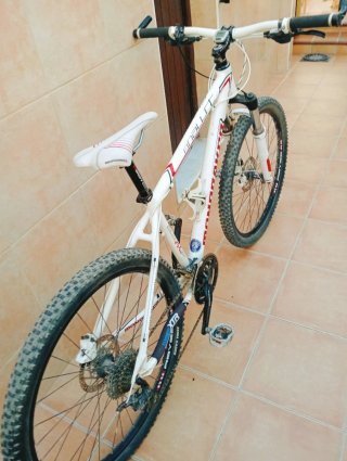 Bicicleta Mondraker Finalist Blanca