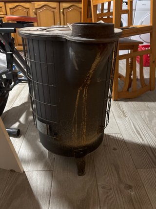 Estufa de leña antigua