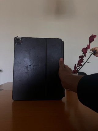 iPad Pro 12.9 4ª Gen + Magic Keyboard