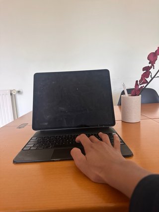 iPad Pro 12.9 4ª Gen + Magic Keyboard