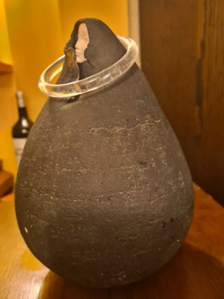 Virgen de barro artesanal pintada