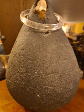 Virgen de barro artesanal pintada