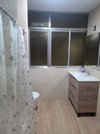 Alquila habitación (mujer)