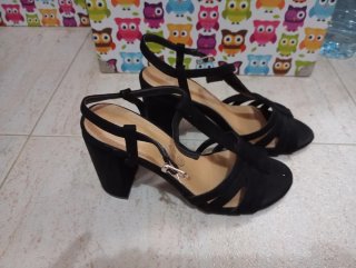 Zapatos negros de tacón Marypaz de tacón ancho