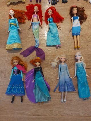 Lote 12 Muñecas Barbie + complementos