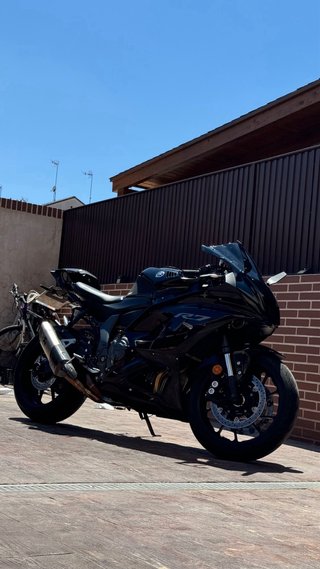 Yamaha R7 2024 Negra