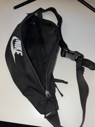 Riñonera Nike Negra