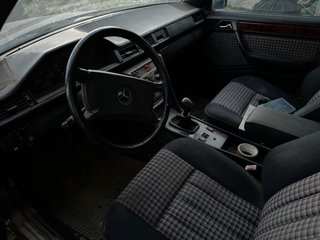 Mercedes-Benz W124 300D 1986