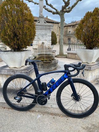 Bicicleta Trek Madone SL Gen 6