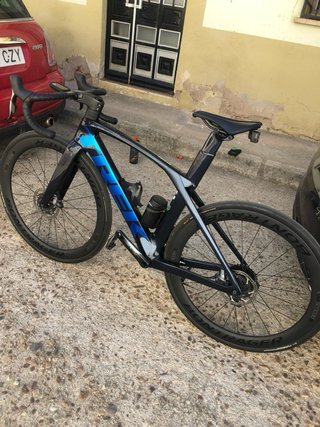 Bicicleta Trek Madone SL Gen 6
