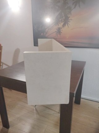 Estantería de pared beige madera