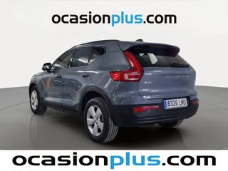 Volvo XC40 T2 Momentum Core 95 kW (129 CV)