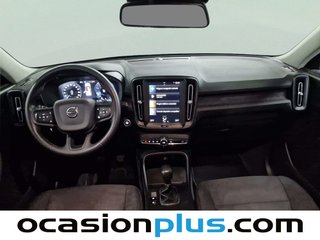 Volvo XC40 T2 Momentum Core 95 kW (129 CV)