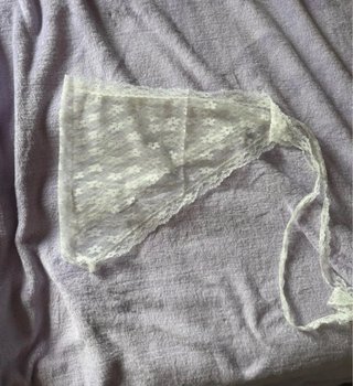 Pañuelo de encaje floral blanco