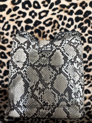 Bolso estampado serpiente
