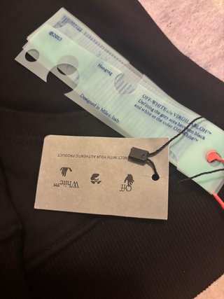 Felpa Off-White Nera con Logo