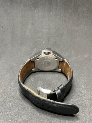 Reloj Pulsar Negro y Plateado
