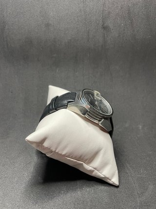 Reloj Pulsar Negro y Plateado
