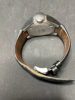 Reloj Pulsar Negro y Plateado