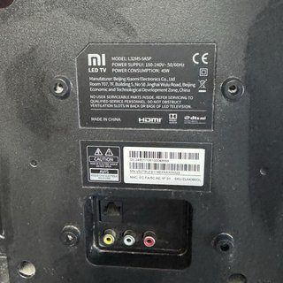 Televisor Plano  + Colgador y mando  adistancia