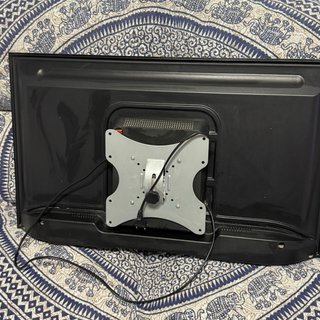 Televisor Plano  + Colgador y mando  adistancia