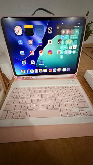 iPad Pro M5 Rosa/Plata con Teclado