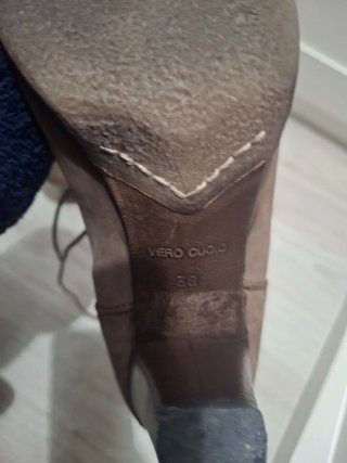 Botines de tacón con cordones