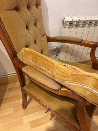 2 sillones antiguos madera y tela