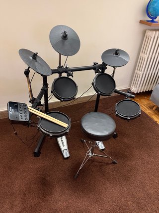 Batería Electrónica Alesis Debut Kit casi sin usar