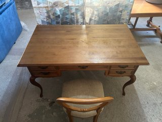 Mesa escritorio de madera