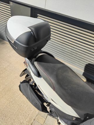 Moto Scooter 125cc Blanca