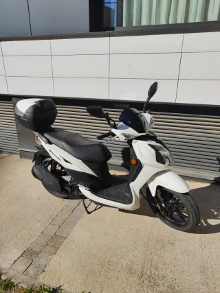 Moto Scooter 125cc Blanca